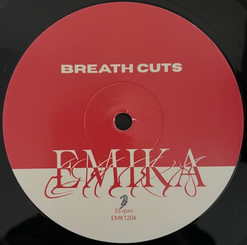 BREATH CUTS EMIKA